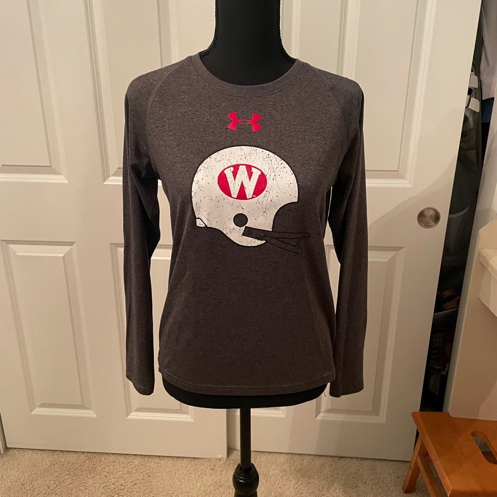 Hear Gear Under Armor long sleeve shirt